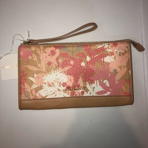 NWT - Vera Bradley Anna Wristlet